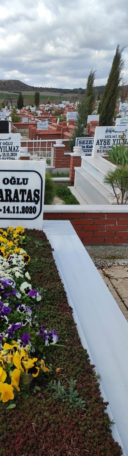Mermer ve Granit Mezar Temizliği Nasıl Yapılır? Kararmış Mezar Taşını Beyazlatma
