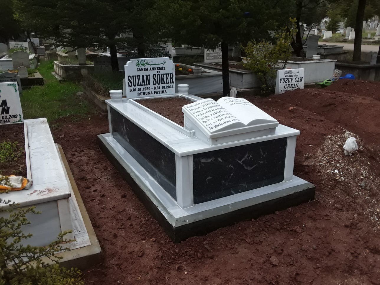 Asır Mezar Akşehir Siyahı Mermer Mezar