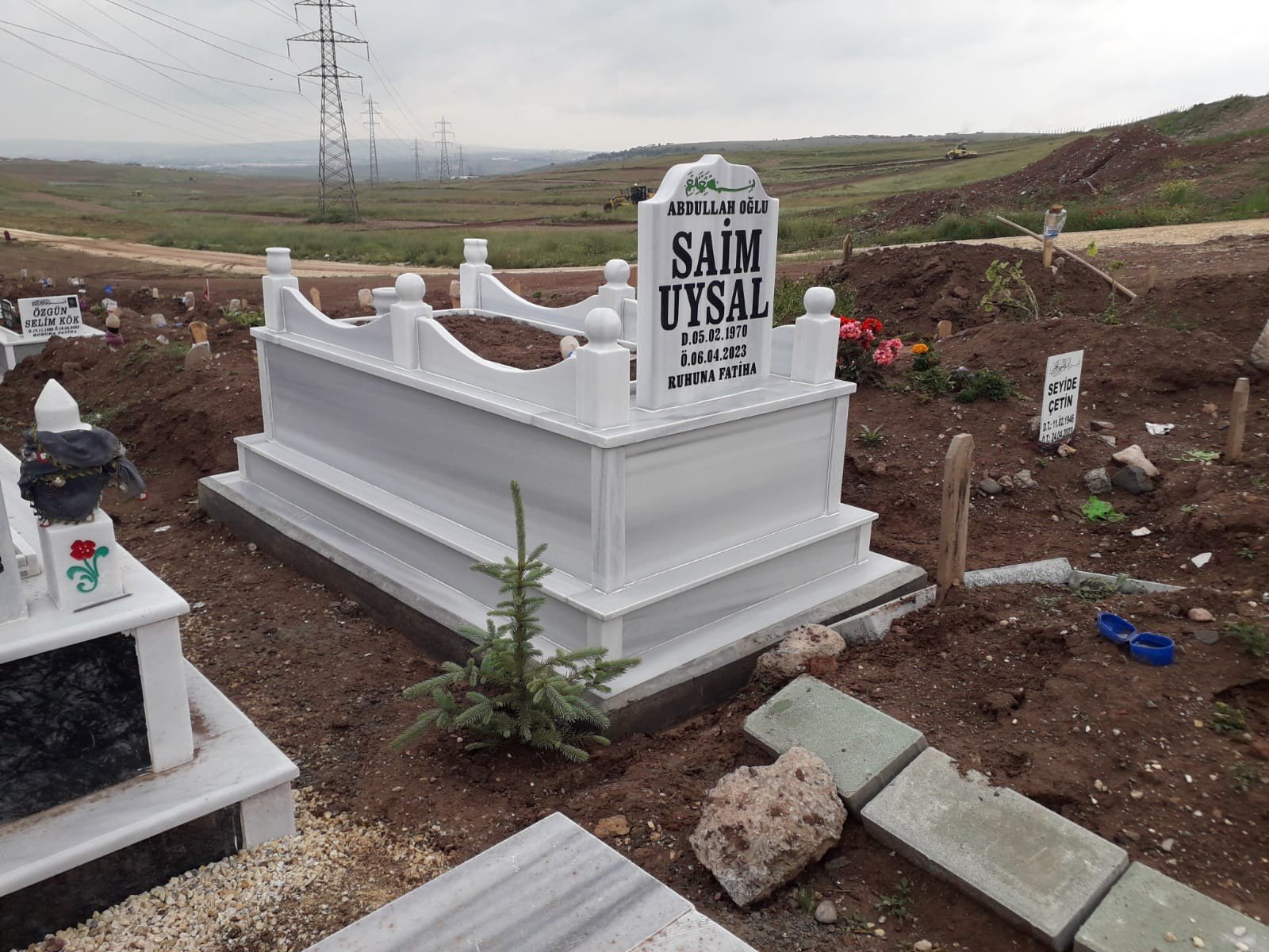 Asır Mezar Delikli Kafesli Çift Taban Mermer