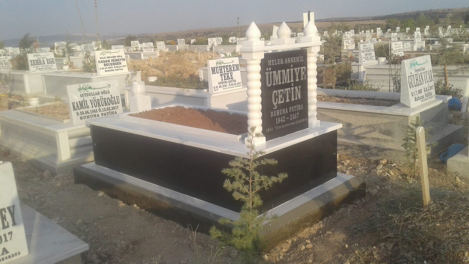 Asır Mezar Siyah Apsolit Granit Mezar
